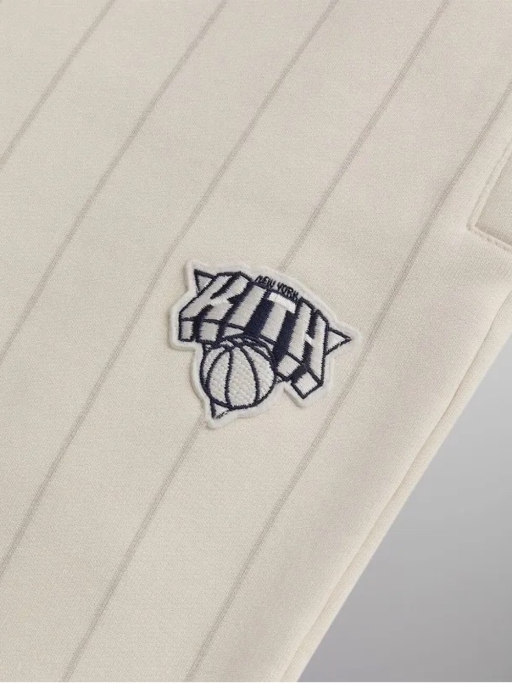 Kith New York Knicks Cream Pinstripe Joggers - Picture 2 of 6